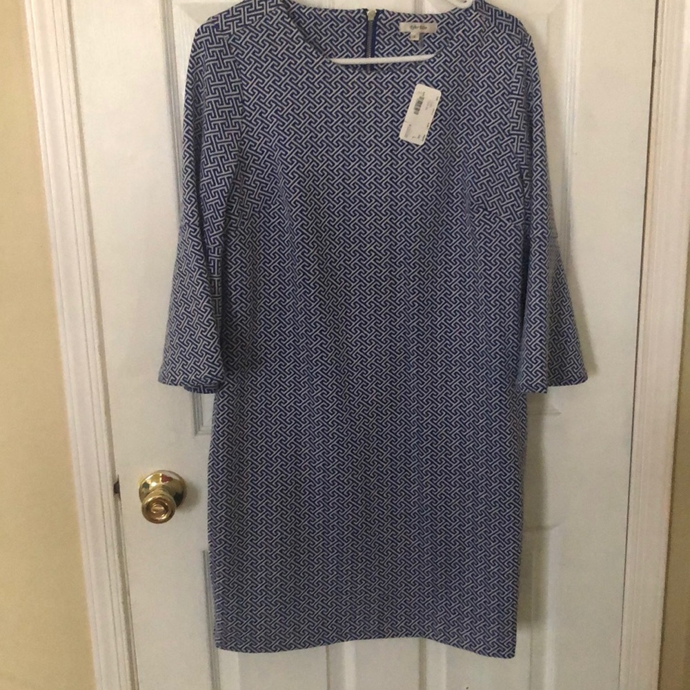 Tyler Boe Bell sleeved sheath dress